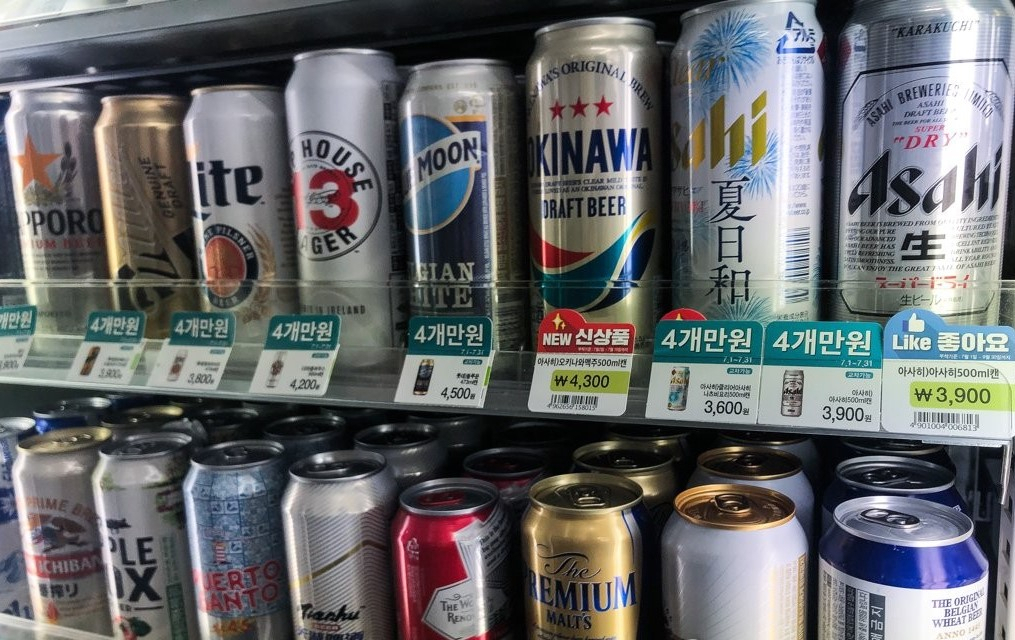 불매운동 여파로 일본 맥주의 올해 10월 한국 수출 실적이 수량과 금액에서 모두 ‘제로’(0)로 나타났음이 일본 정부의 공식 통계자료를 통해 재확인됐다. [연합]