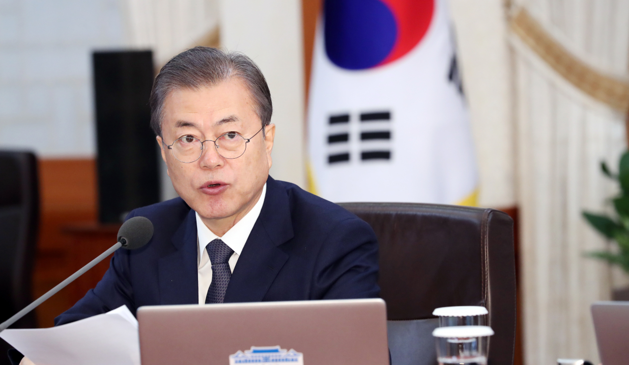 문재인 대통령이 3일 오전 청와대에서 열린 국무회의를 주재하고 있다. [연합]