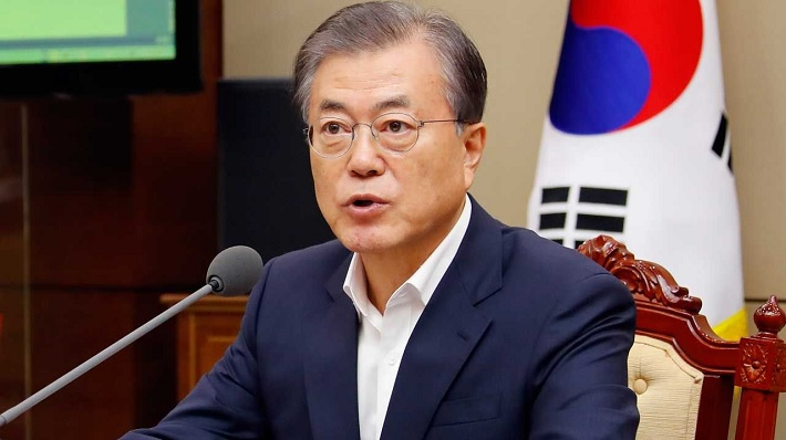 12월 1주차 주중 잠정집계로 본 문재인 대통령의 국정수행 지지도가 48.4%를 기록했다는 여론조사 결과가 5일 발표됐다. [연합]