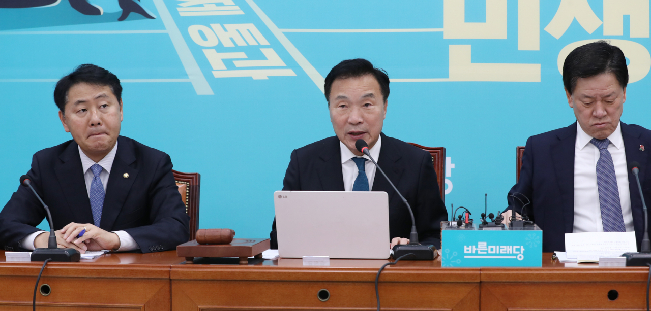 바른미래당 손학규 대표가 6일 오전 서울 여의도 국회에서 열린 최고위원회의 및 확대간부회의에서 발언하고 있다. [연합]