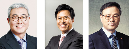 왼쪽부터 김준 SK이노베이션 사장, 박정호 SK텔레콤 사장, 장동현 SK(주) 사장.