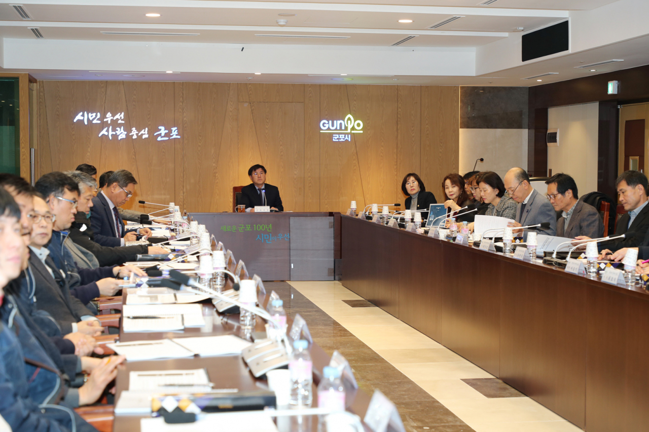 군포시, 아동친화도시 추진위원 위촉장 수여식 겸 보고회를 가졌다. [군포시 제공]