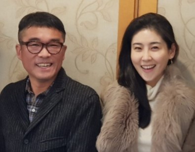 법적으로 부부 된 가수 김건모(왼쪽)와 장지연씨 [연합]