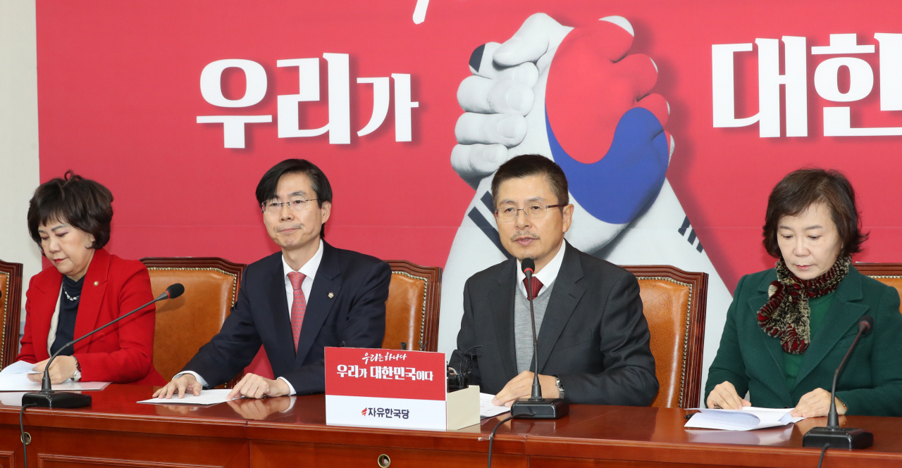 자유한국당 황교안 대표가 9일 오전 서울 여의도 국회에서 열린 최고위원회의에서 발언하고 있다. [연합]