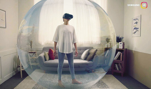 삼성 가상현실(VR) 콘텐츠를 이용하는 모습 . [삼성VR 홈페이지 자료]