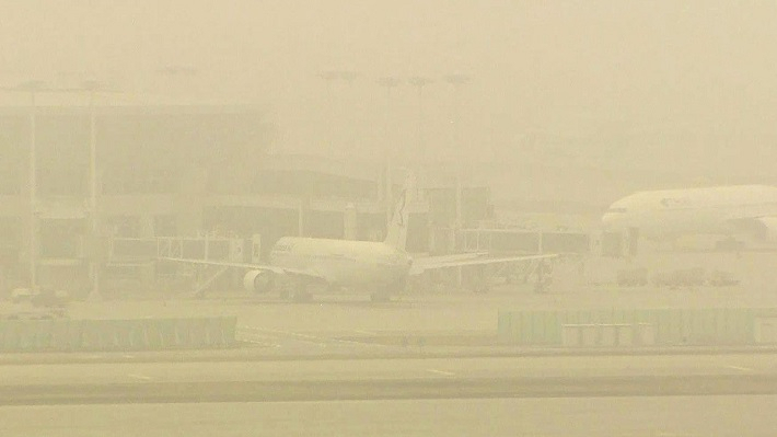 짙은 안개에 갇힌 인천공항. 사진은 기사 내용과 직접 관련 없음. [연합]