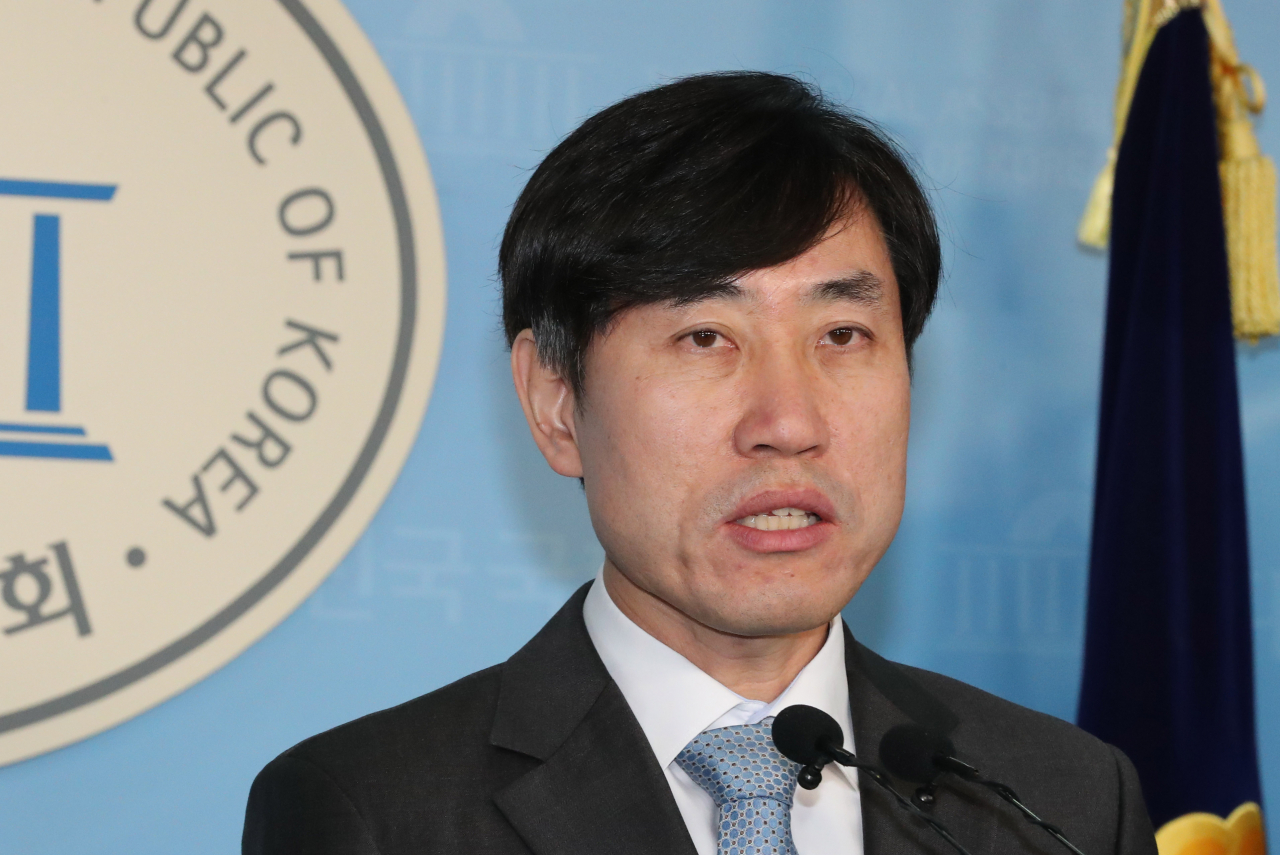 하태경 창당준비위원장이 11일 오전 서울 여의도 국회 정론관에서 예산안 통과 규탄 기자회견을 하고 있다. [연합]