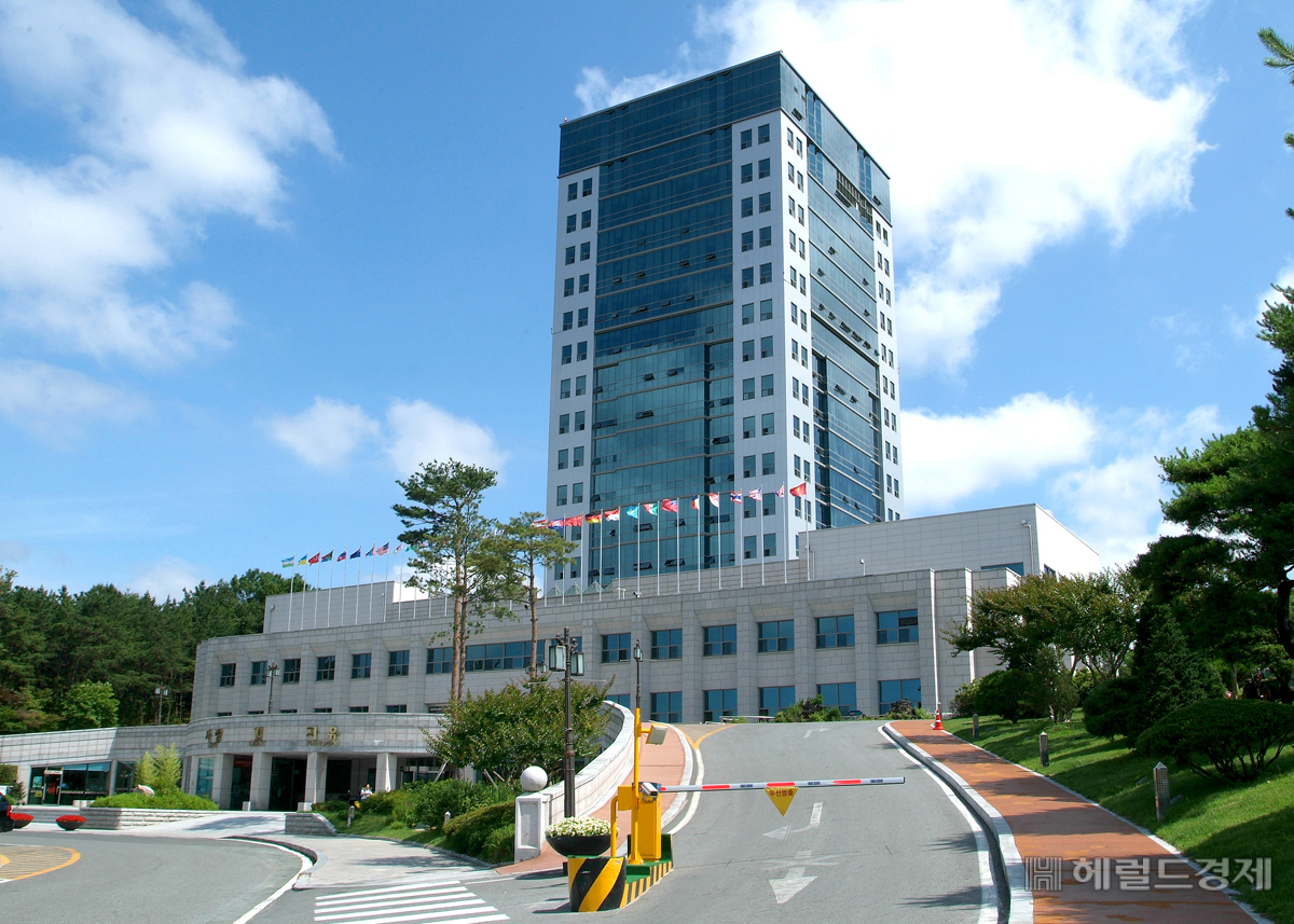 대구대 성산홀(본관) 모습.[대구대 제공]
