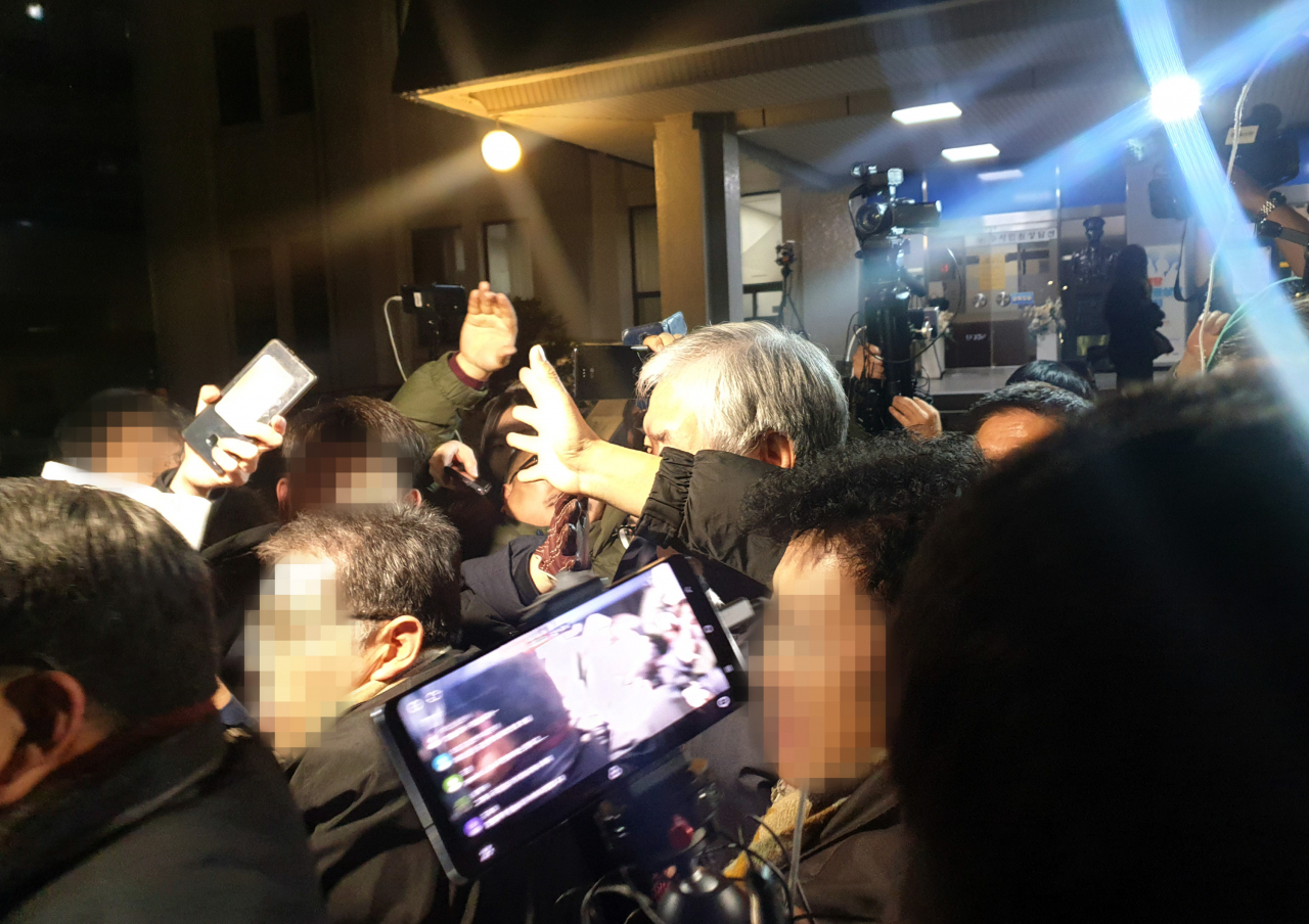 전광훈 목사가 경찰 조사를 마치고 귀가하는 모습. [연합]