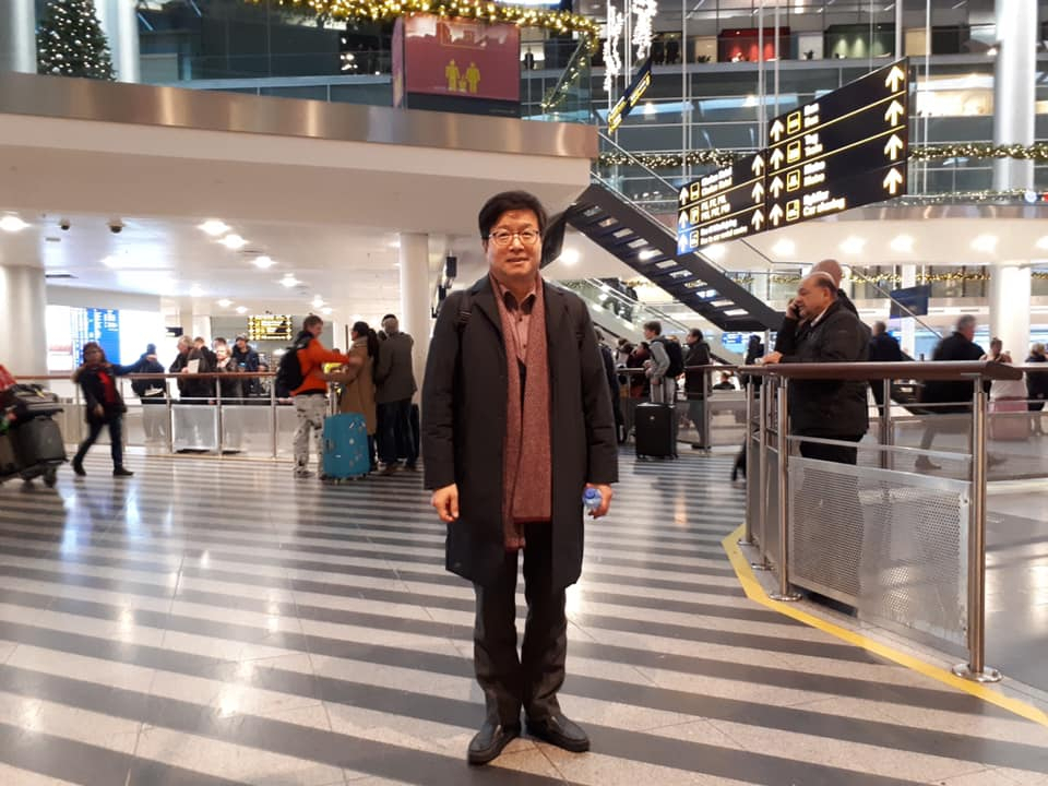 한국지방정부 대표로 덴마크 도착한 염태영 수원시장.
