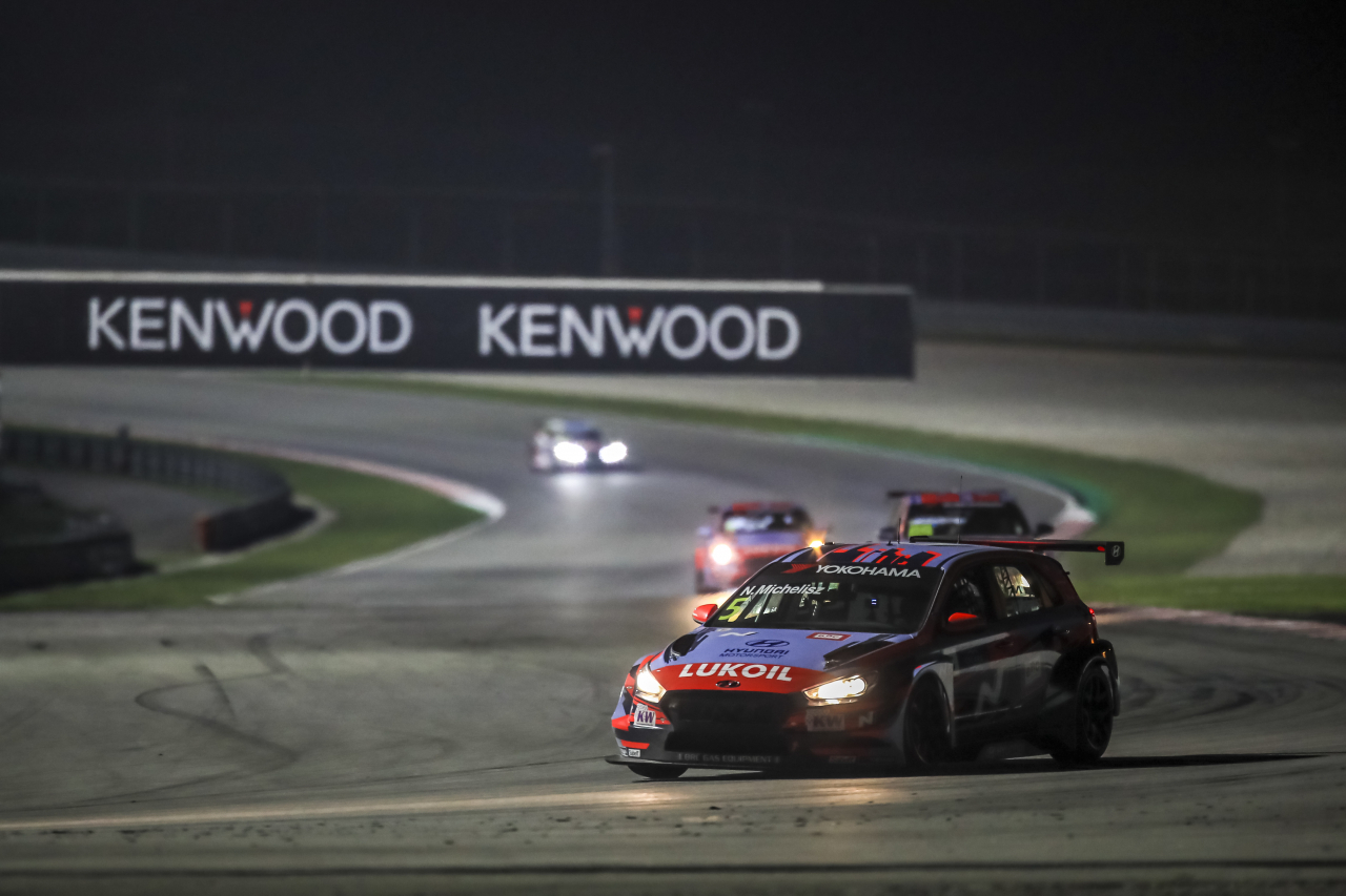 현대자동차 ‘i30 N TCR’이 말레이시아 세팡 인터내셔널 서킷에서 15일 열린 2019 WTCR 시즌 마지막 대회(10차전)에서 경주하고 있는 모습. [현대차 제공]