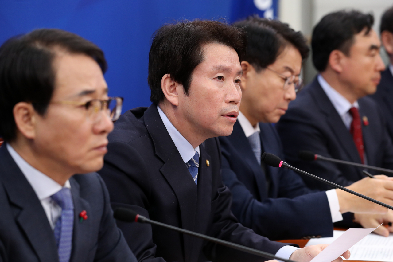 이인영 더불어민주당 원내대표가 17일 오전 서울 여의도 국회에서 열린 원내대표단 상임위간사단 연석회의에서 발언하고 있다. [연합]