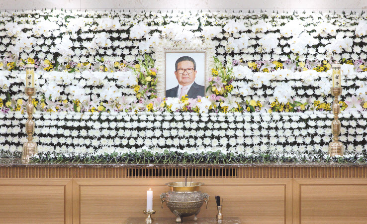 고(故) 상남 구자경 LG그룹 명예회장의 발인이 17일 서울 한 대형병원에서 엄수됐다. 구 명예회장은 화장 후 안치되며, 장지 역시 비공개다. [LG그룹 제공]