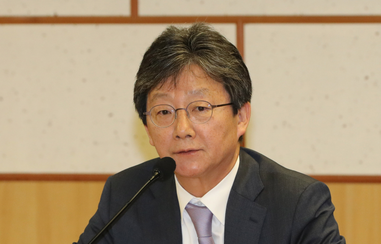 새로운보수당 유승민 의원이 17일 오전 서울 여의도 국회 의원회관에서 열린 창당준비위원회 비전회의에서 발언하고 있다. [연합]