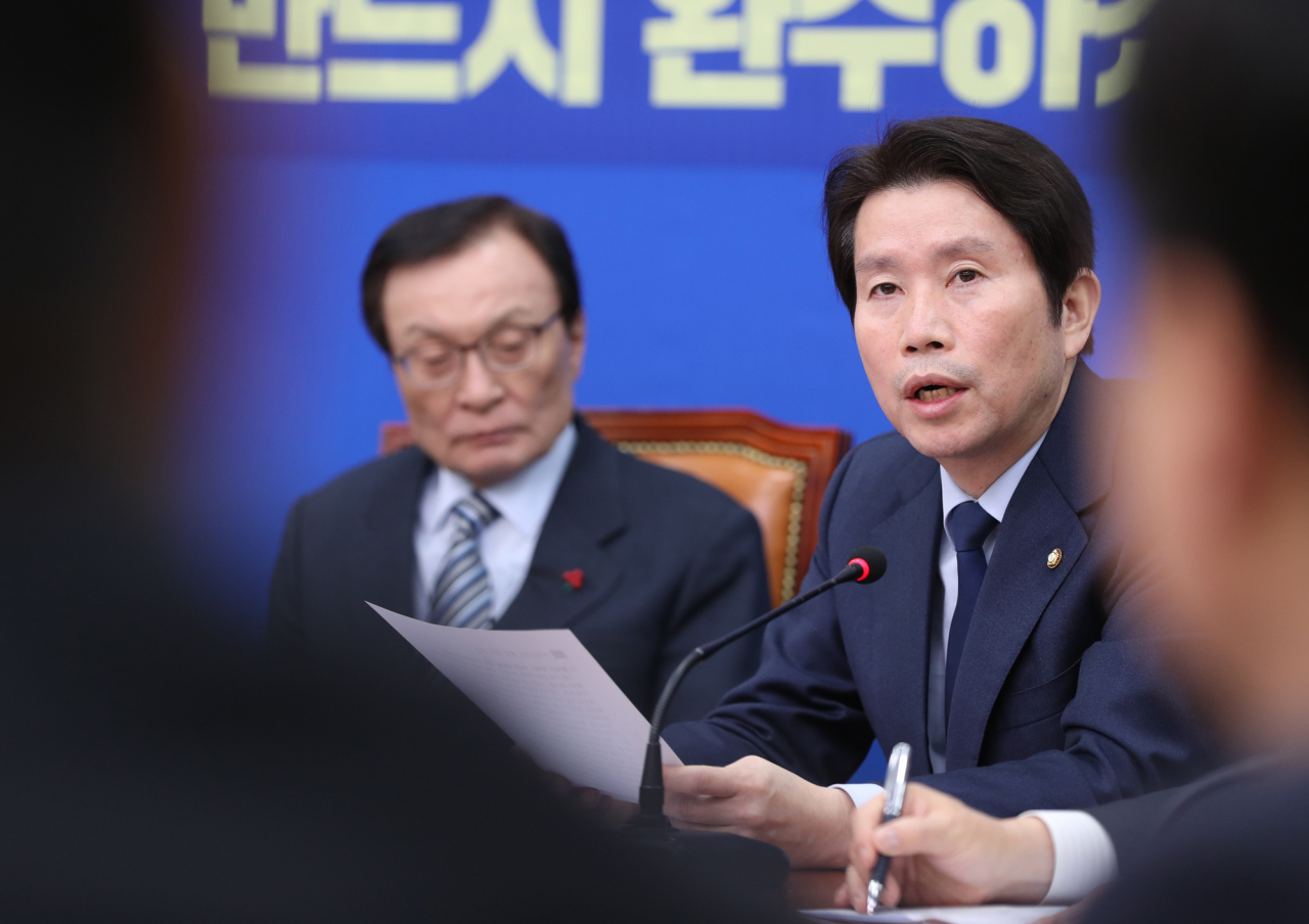 더불어민주당 이인영 원내대표가 18일 오전 서울 여의도 국회에서 열린 최고위원회의에서 발언하고 있다. 연합뉴스