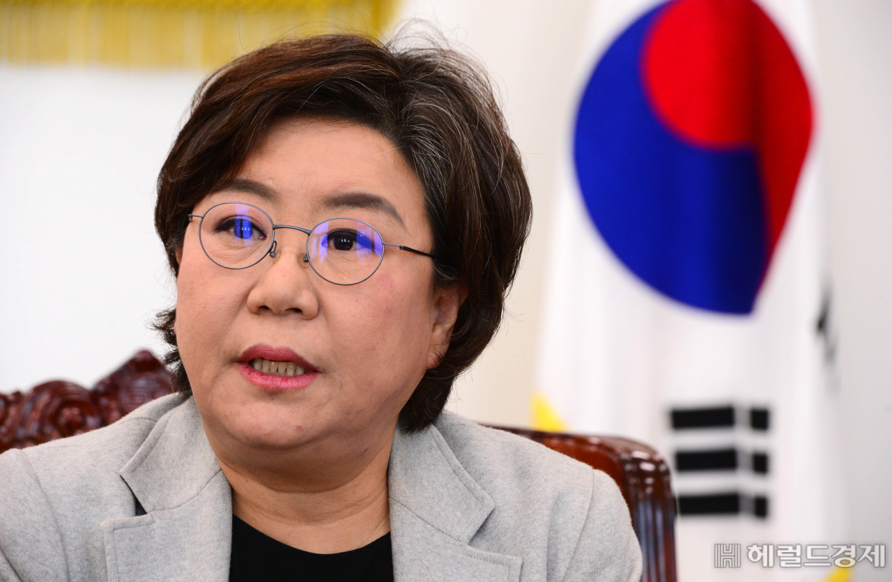 이혜훈 국회 정보위원장이 19일 오전 국회에서 본지와 인터뷰를 하고 있다. 박해묵 기자/mook@heraldcorp.com