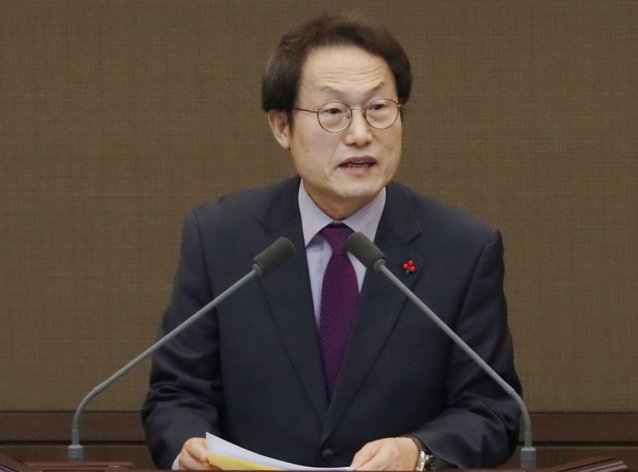 조희연 서울시교육감이 지난 16일 오후 서울 중구 서울시의회 본회의장에서 열린 제290회 정례회 제4차 본회의에 참석해 ‘2020년도 서울시교육비특별회계 예산안 통과’에 따른 인사말을 하고 있다. [서울시교육청 제공]