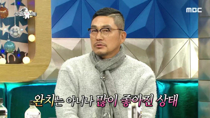 25일 방송된 MBC 예능프로그램 ‘라디오스타’에 출연한 배우 김영호. [MBC 방송 화면 캡처]