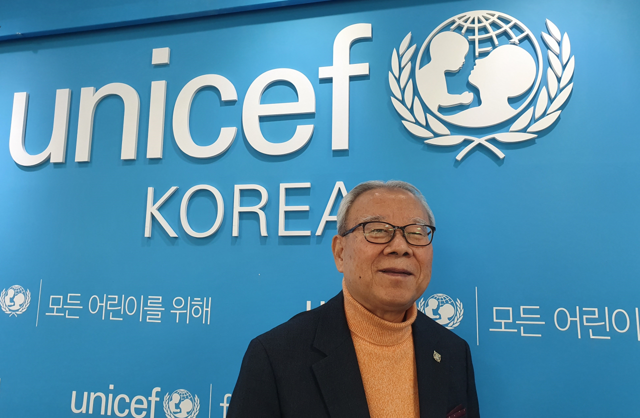 지난 20일 서울 마포구 유니세프 한국위원회에서 만난 박명윤 씨. 환갑, 칠순에 이어 올해 80세 생일에도 1000만원을 기부한 그는 20년간 여러 기관에 3억원가량을 기부했다. 김민지 기자/jakmeen@heraldcorp.com