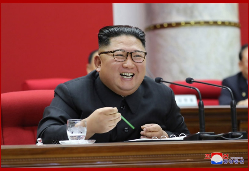 통일부는 1일 대변인 논평을 통해 김정은 북한 국무위원장이 노동당 중앙위원회 전원회의에서 핵실험과 대륙간탄도미사일(ICBM) 시험발사 중단 공약을 더이상 지킬 근거가 없다면서 조만간 새로운 전략무기 보유를 목격하게 될 것이라고 밝힌데 대해 한반도 비핵화와 평화정착 노력에 도움이 되지 않는다는 입장을 밝혔다. [헤럴드DB]
