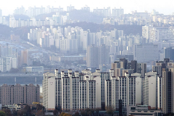 남산에서 바라본 서울 아파트의 모습. [연합]