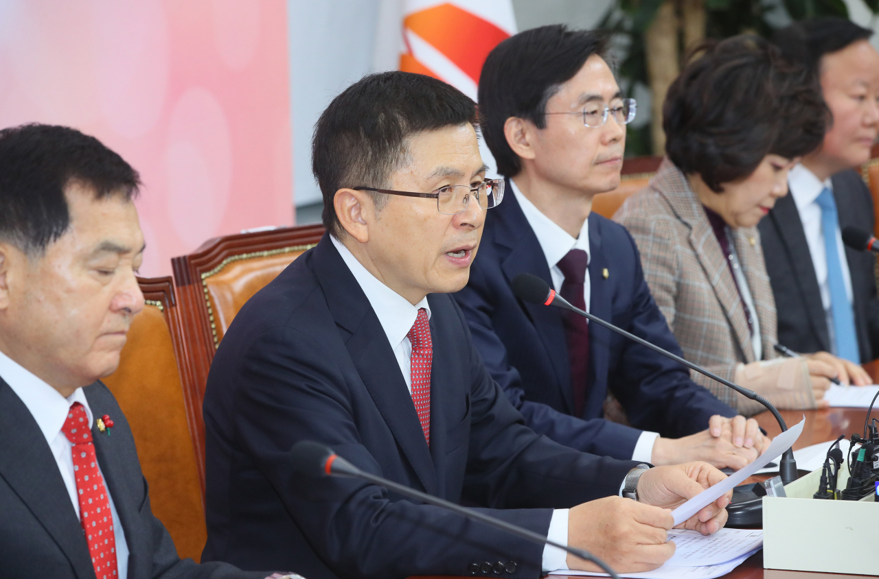 자유한국당 황교안 대표가 6일 국회에서 열린 최고위원회의에서 발언하고 있다. [연합]