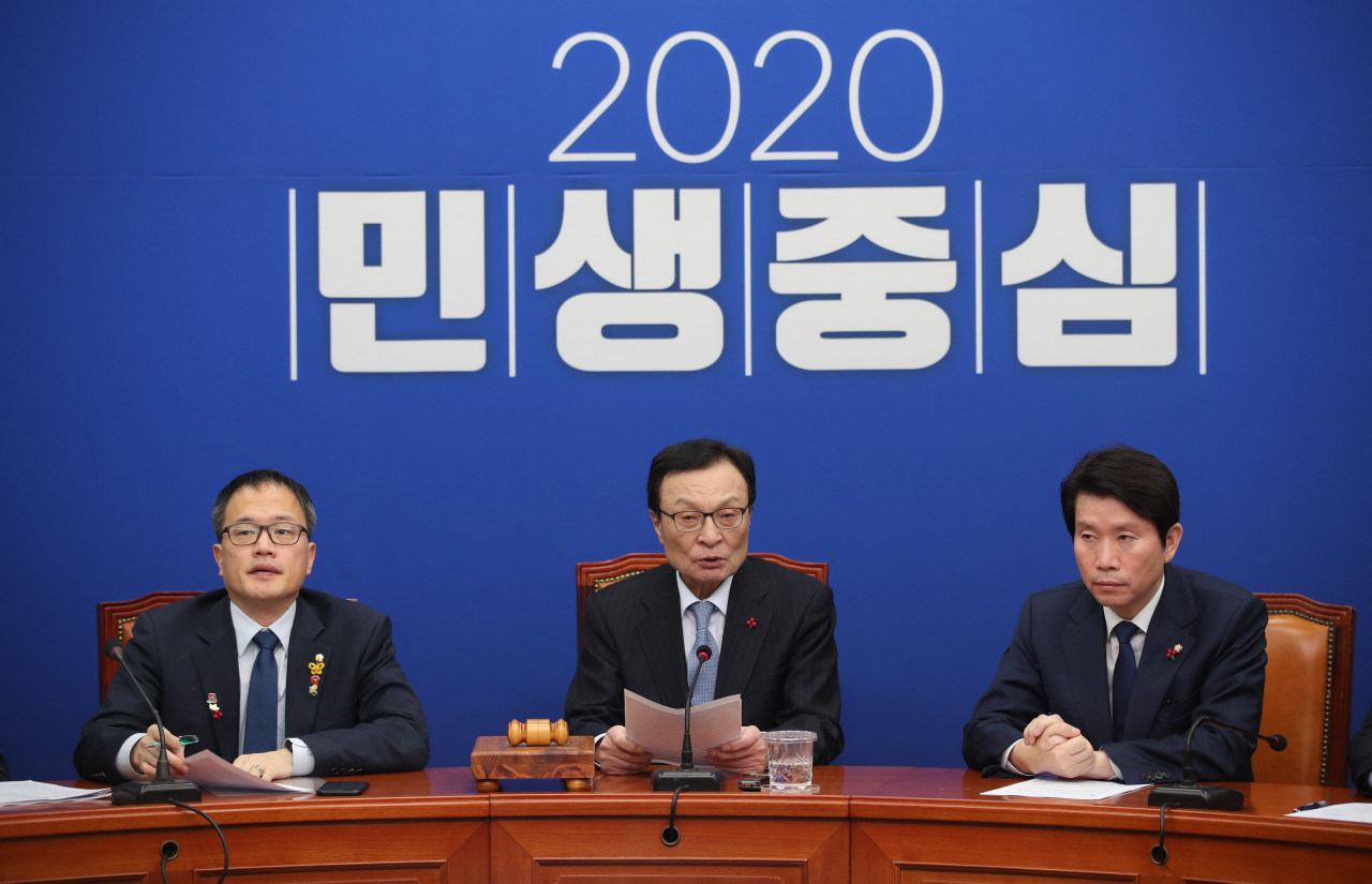 더불어민주당 이해찬 대표가 6일 국회에서 열린 최고위원회의에서 발언하고 있다. 연합뉴스