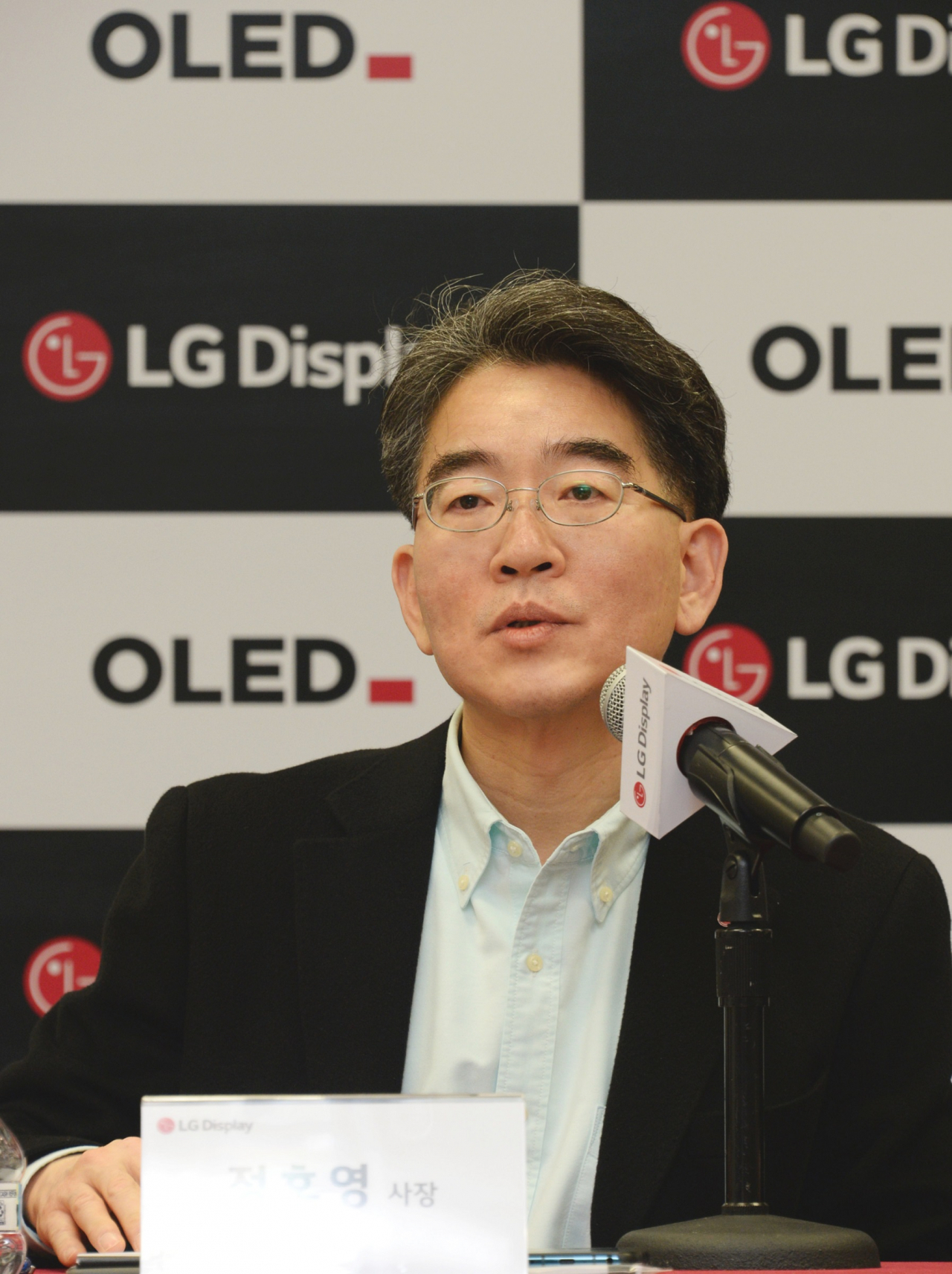 LG디스플레이가 'CES 2020' 개막을 앞둔 6일(현지시각), 라스베이거스 컨벤션 센터에서 취임 후 첫 기자간담회를 갖고 올해 사업 전략을 발표했다. 사진은 CEO 정호영 사장. [LG디스플레이 제공]