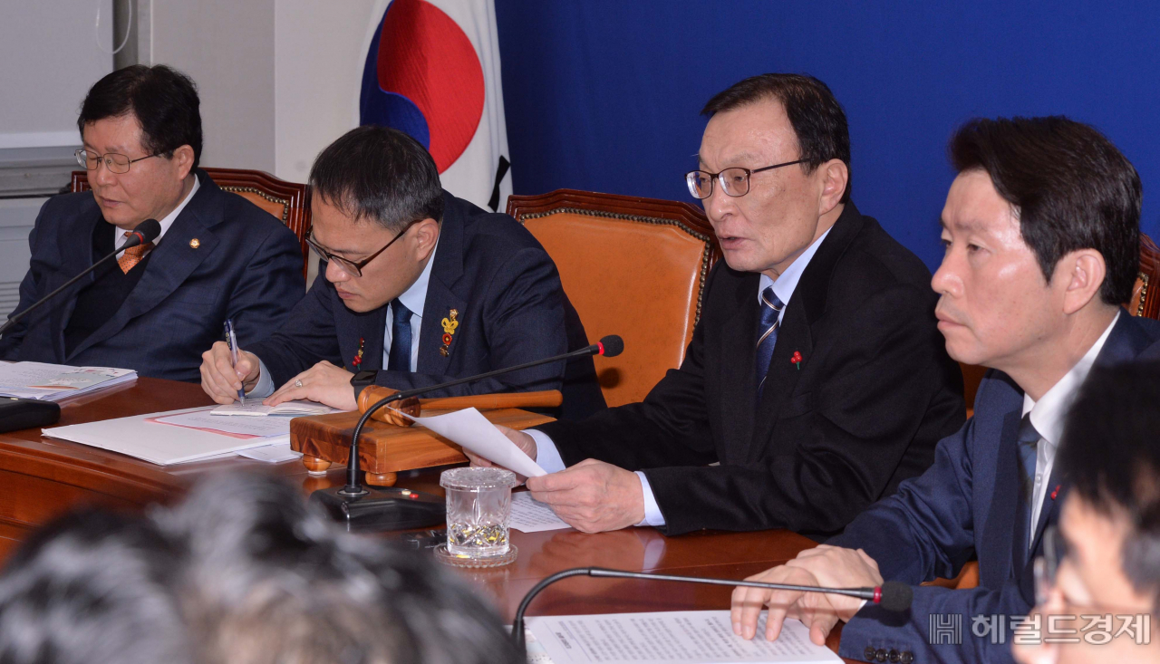 이해찬 민주당 대표가 8일 국회에서 열린 최고위원회의에서 모두 발언을 하고 있다. 정희조 기자/checho@heraldcorp.com