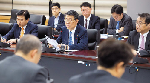 은성수 금융위원장이 7일 금융투자업계 간담회에서 발언하고 있다. [금융위원회 제공]