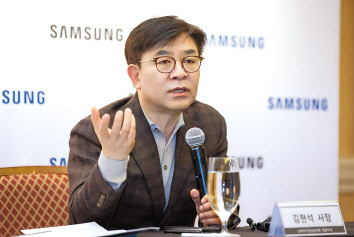김현석 삼성전자 사장이 7일(현지시간) 미국 라스베이거스에서 개막한 CES 2020에서 기자간담회를 갖고 있다. [삼성전자 제공]