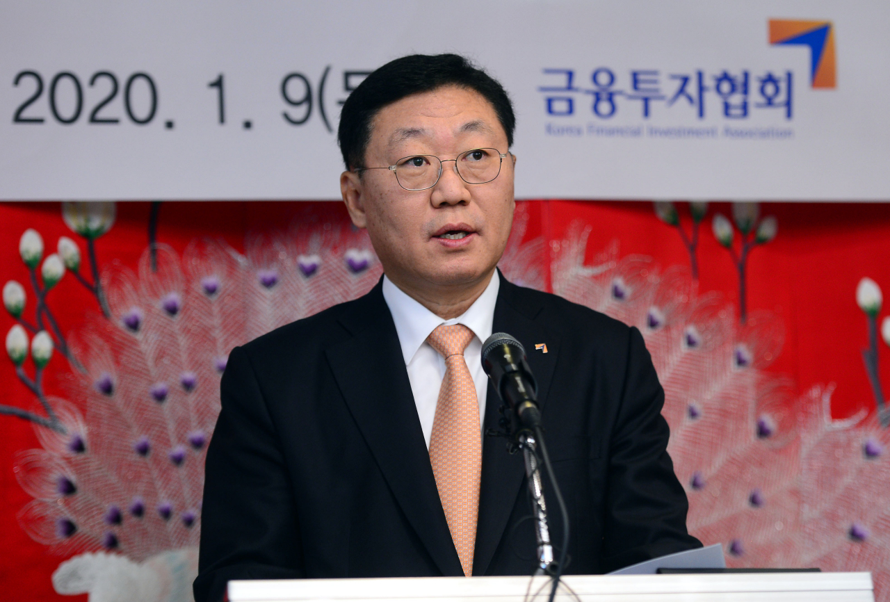 나재철 신임 한국금융투자협회 회장이 9일 기자간담회에서 발언하고 있다.[한국금융투자협회 제공]