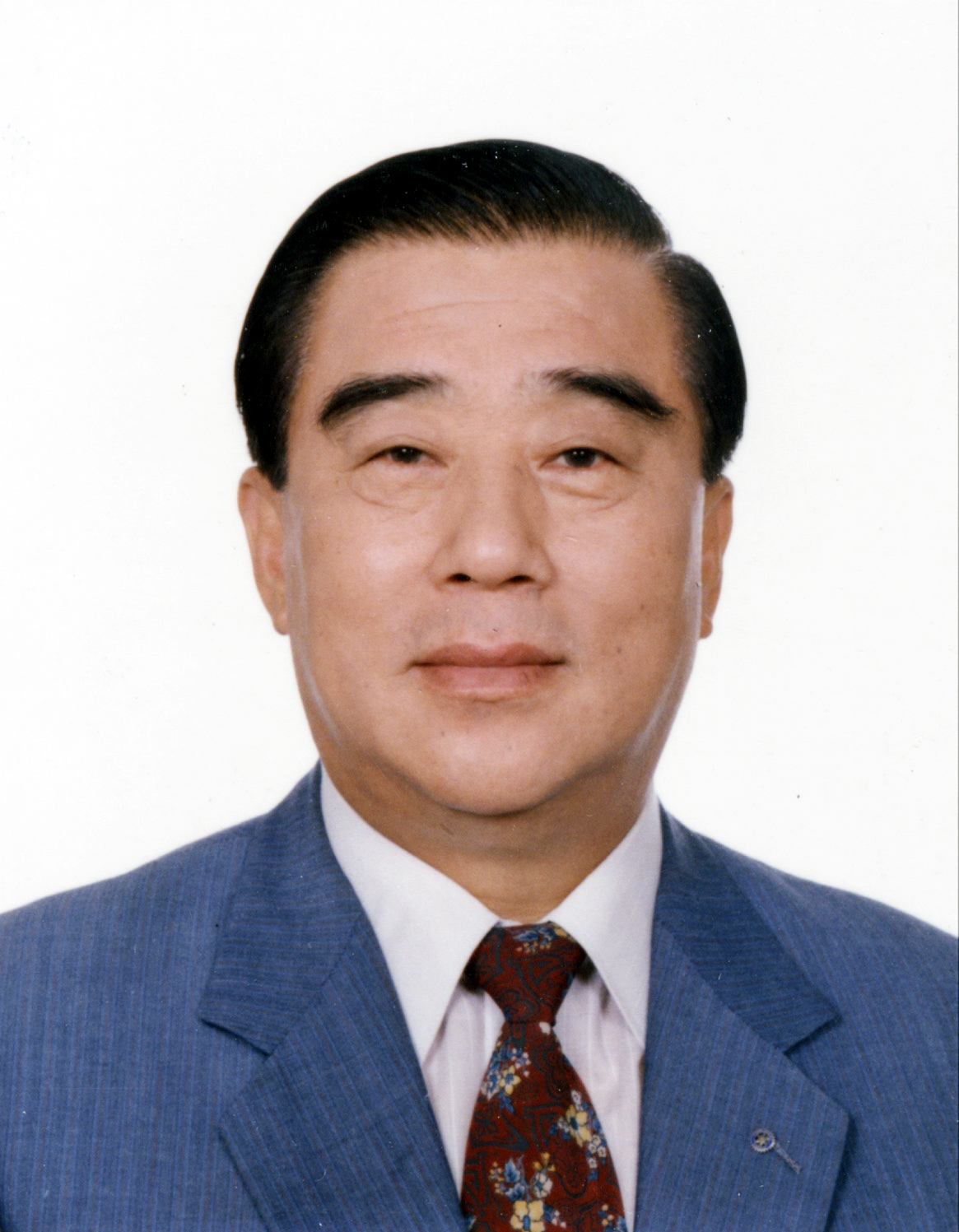 아나운서 임택근이 지난 11일 별세했다. 향년 89세. 12일 한국아나운서클럽에 따르면 임택근은 전날 세상을 떠났다. 빈소는 강남 서울성모병원 장례식장 14호실에 차려졌다. 발인은 오는 14일 오전 8시 예정이며, 장지는 용인 천주교회다. 상주는 아들인 가수 임재범이다. 연합뉴스
