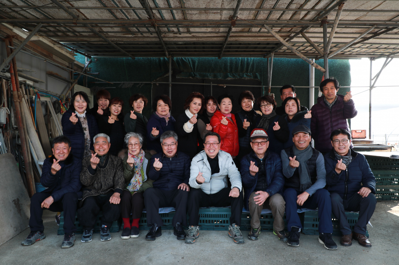 조광한 남양주시장이 휴일 정책투어인 ‘고고투어’ 첫 일정으로 진접2지구 주민들을 만났다. [남양주시]
