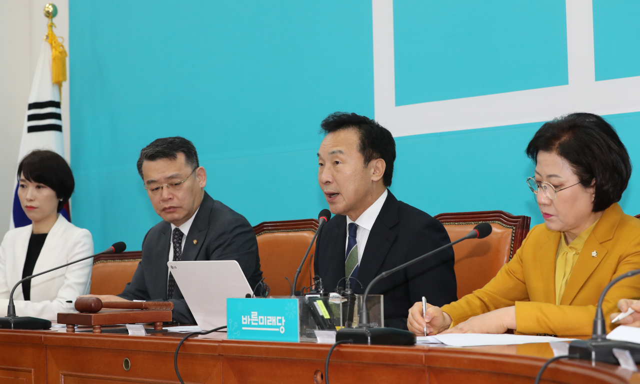 바른미래당 손학규 대표가 13일 오전 서울 여의도 국회에서 열린 최고위원회의에서 발언하고 있다. [연합]