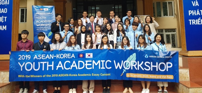 Winners of ASEAN-Korea essay contest take part in Vietnam, Busan workshop