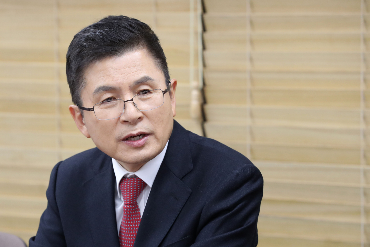 자유한국당 황교안 대표가 13일 오후 서울 동작구 소상공인연합회에서 열린 정책간담회에 참석해 인사말하고 있다. [연합]