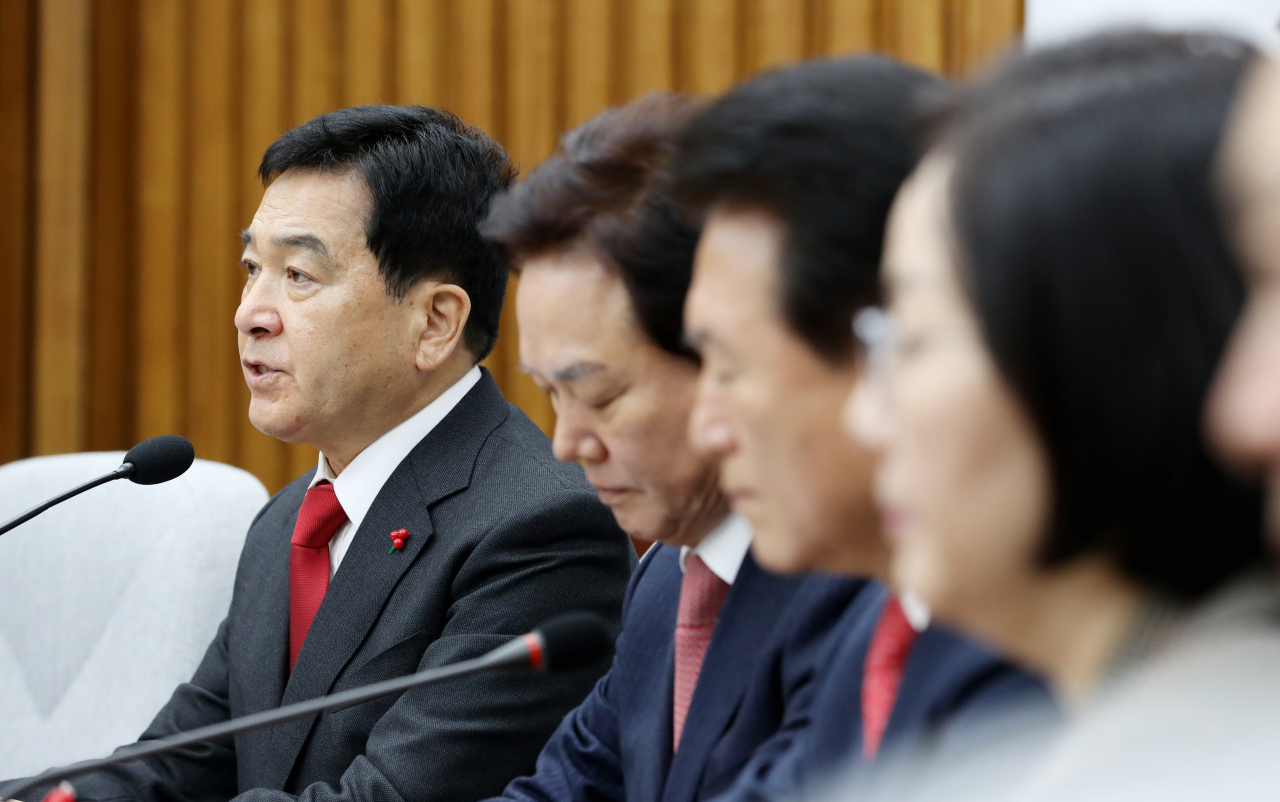 자유한국당 심재철 원내대표가 14일 오전 서울 여의도 국회에서 열린 원내대책회의에서 발언하고 있다. [연합]