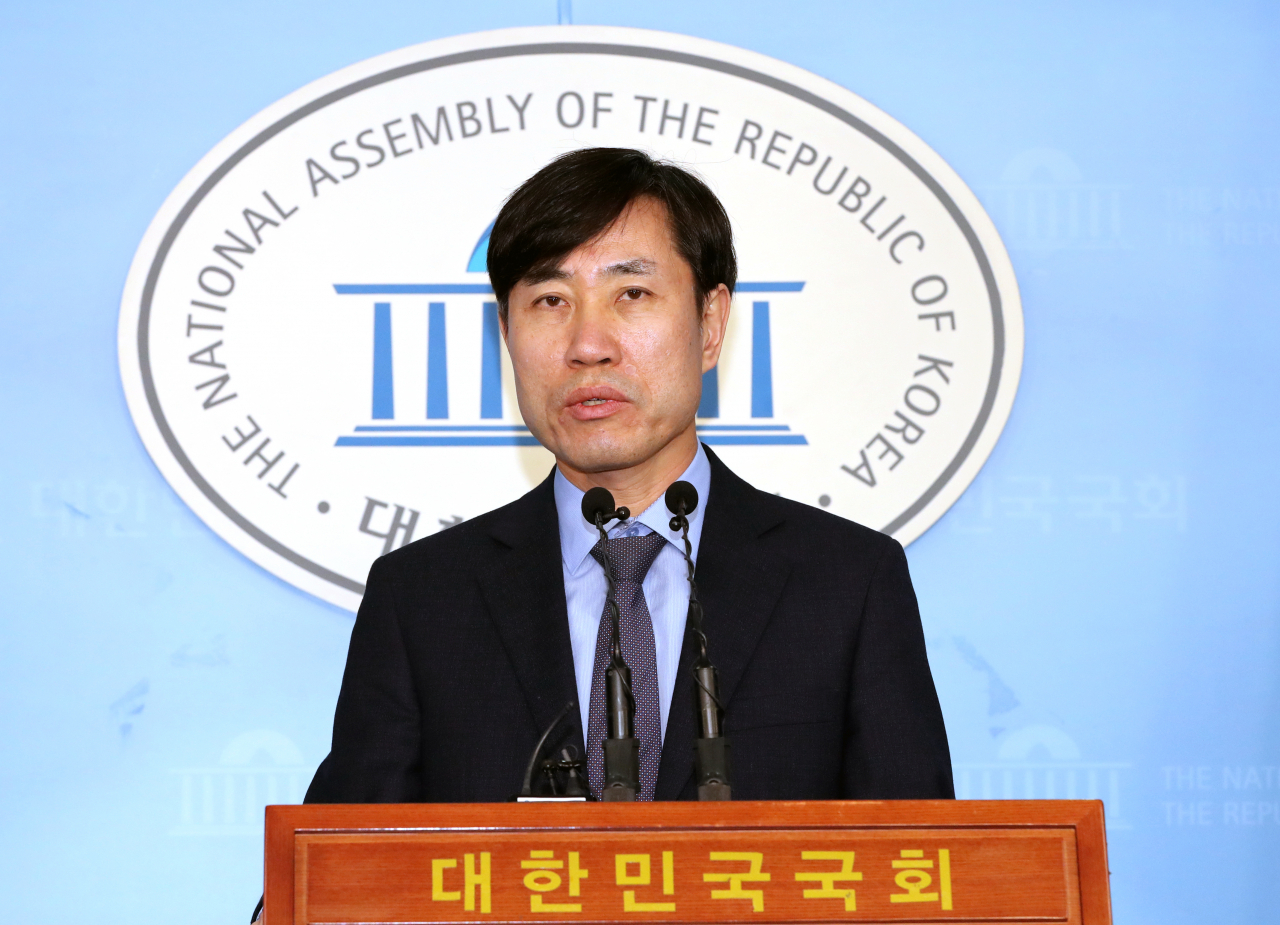 새로운보수당 하태경 책임대표가 14일 오전 서울 여의도 국회 정론관에서 기자회견을 열고 혁신통합추진위원회 관련 입장을 발표하고 있다. [연합]