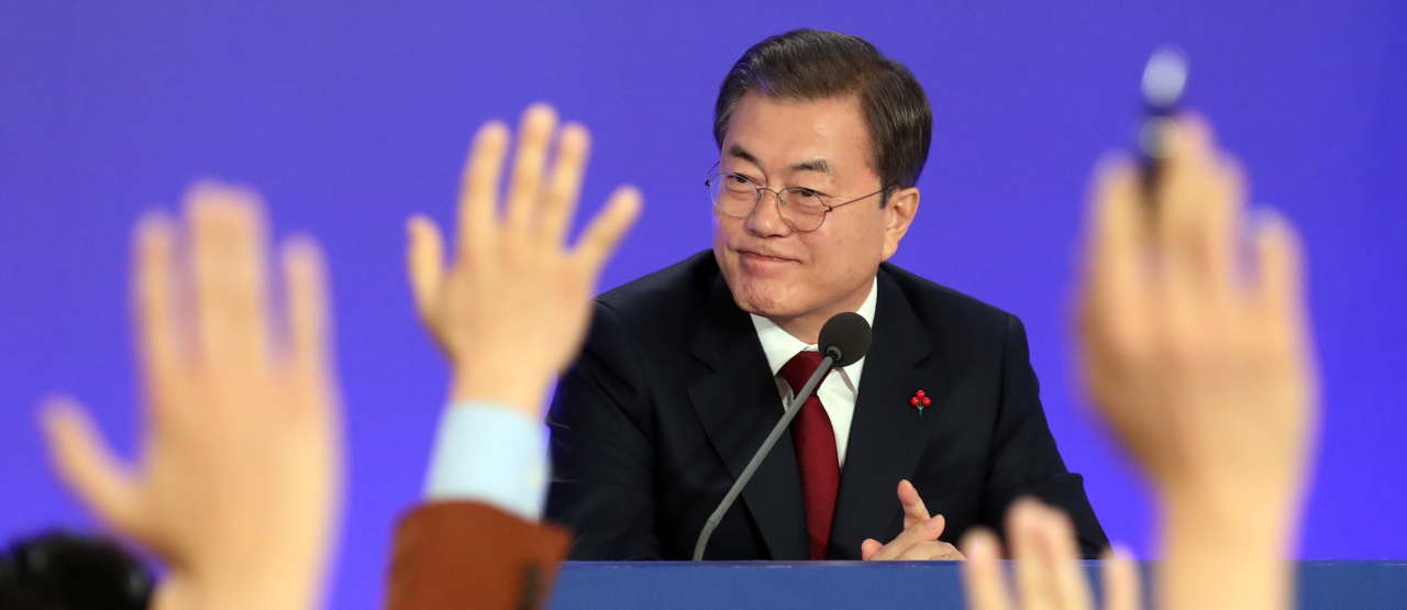 문재인 대통령은 14일 청와대 영빈관에서 열린 2020 신년 기자회견에서 북미대화 재개를 위해 노력하겠다고 밝혔다. [연합]