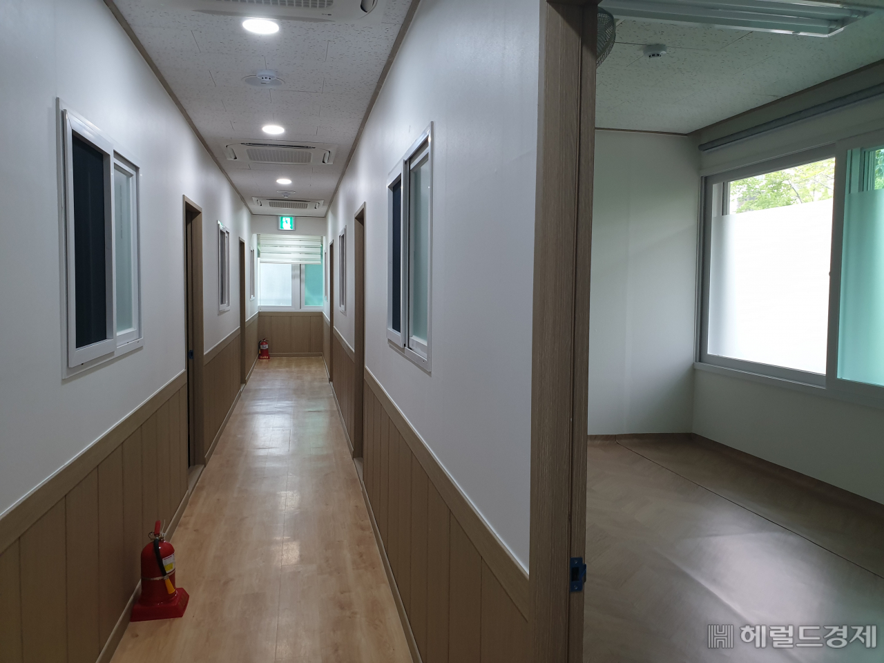 아파트 단지 경비원 휴게실을 개선한 모습. [양천구 제공]