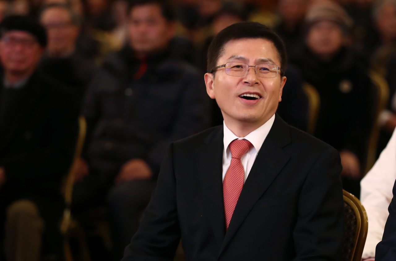 자유한국당 황교안 대표가 15일 오후 충남 예산군 덕산면 스플라스리솜에서 열린 자유한국당 충남도당 신년인사회에서 밝게 웃고 있다. [연합]