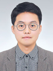 경남 창원시 아파트 화재현장에서 주민 대피로 추가 인명 피해를 막은 하경민(35) 씨.[LG 제공]