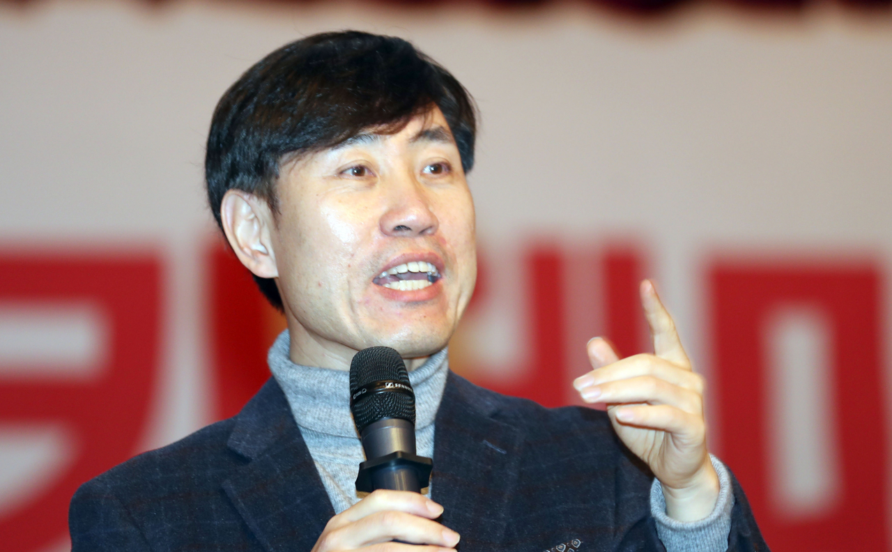 새로운보수당 하태경 책임대표가 16일 부산시청 대강당에서 열린 '대학생 리더십 아카데미'에서 강연하고 있다. [연합]