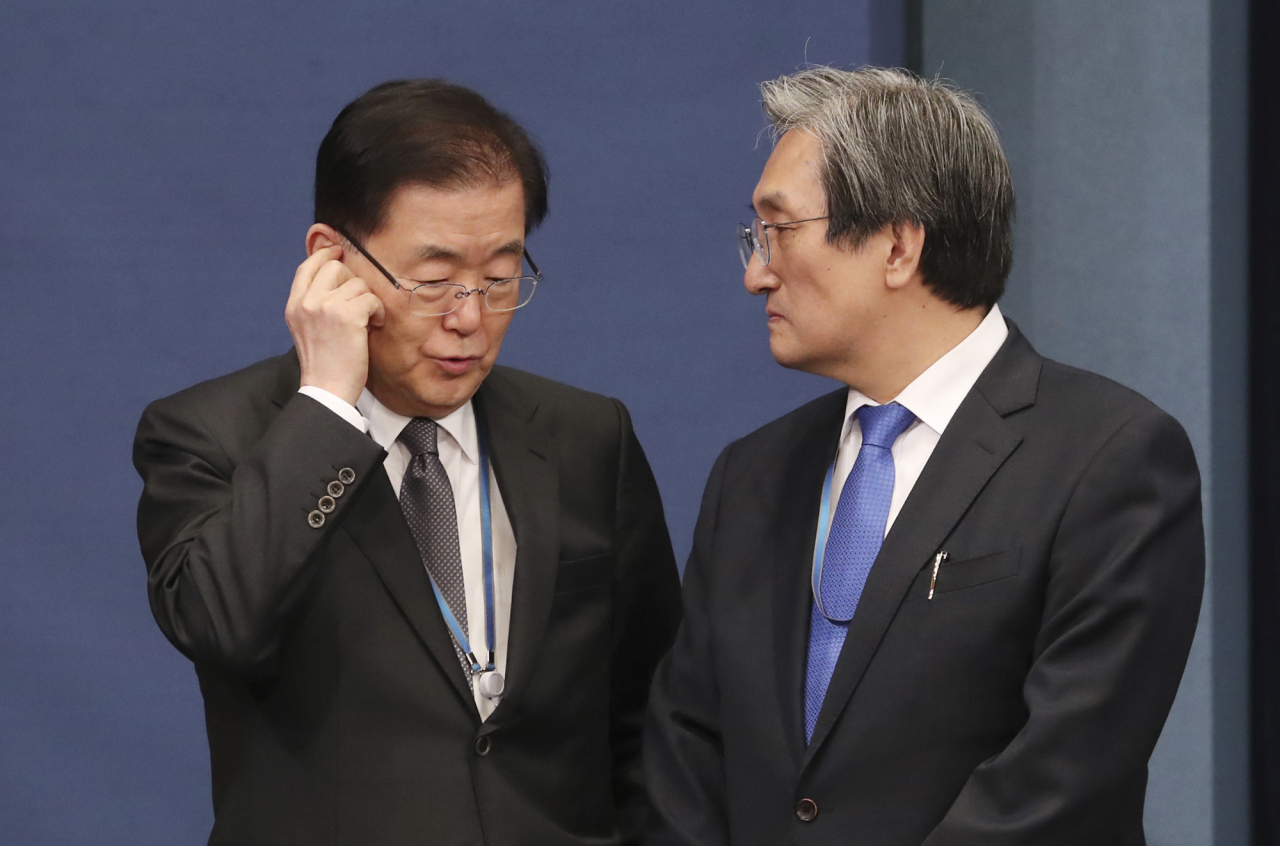 정의용 국가안보실장과 노영민 대통령 비서실장. [연합]
