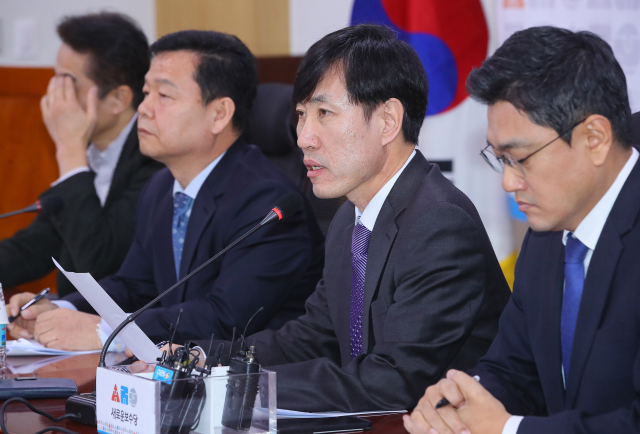 새로운보수당 하태경 책임대표가 17일 국회 의원회관에서 열린 당대표단 회의에서 발언하고 있다. [연합]