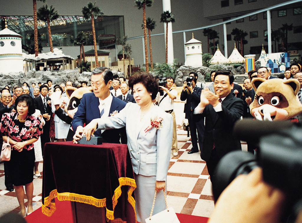 1989년 7월 서울 잠실 롯데월드 개관식