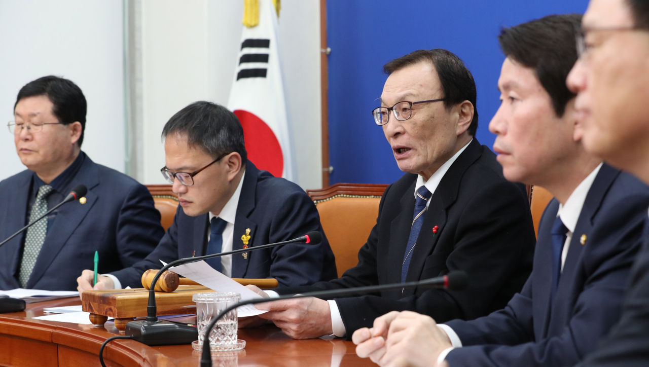 더불어민주당 이해찬 대표가 20일 오전 서울 여의도 국회에서 열린 최고위원회의에서 발언하고 있다. 연합뉴스