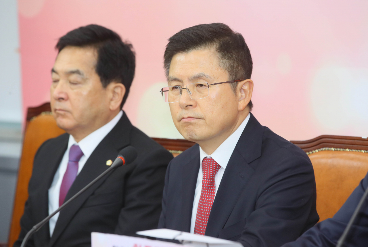 자유한국당 황교안 대표가 20일 국회에서 열린 최고위원회의에서 굳은 표정을 짓고 있다. [연합]