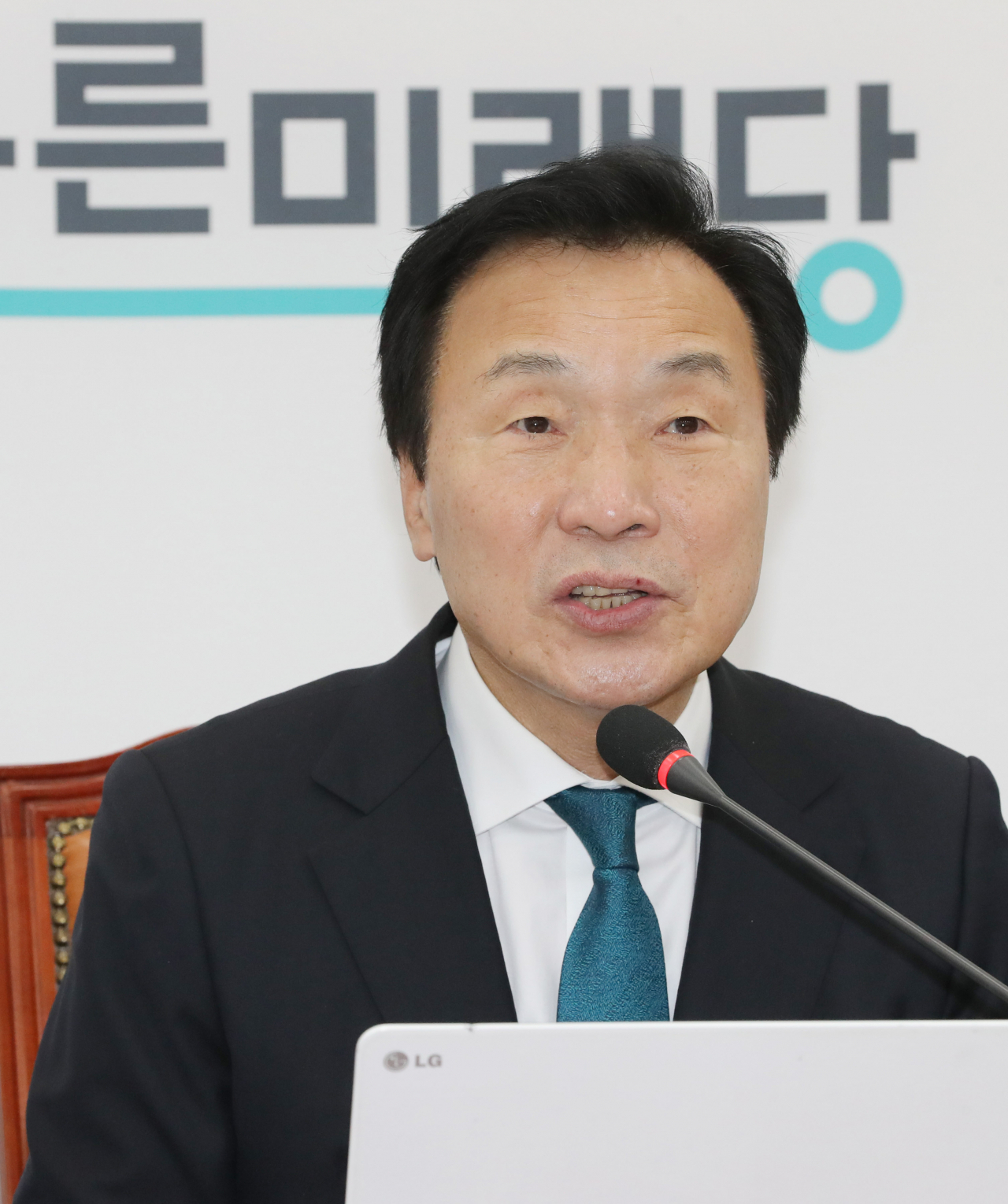 바른미래당 손학규 대표가 29일 오전 서울 여의도 국회에서 열린 최고위원회의에서 발언하고 있다. [연합]